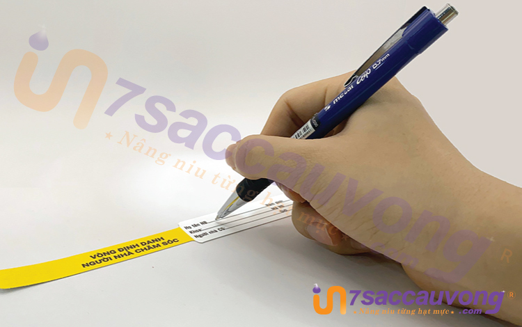 Vòng tay định dạng bệnh nhân có thể ghi chú bằng mọi loại bút thông dụng